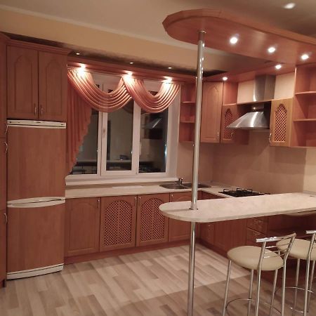 Двухкомнатная Квартира С Кухней Студией Бровары. מראה חיצוני תמונה